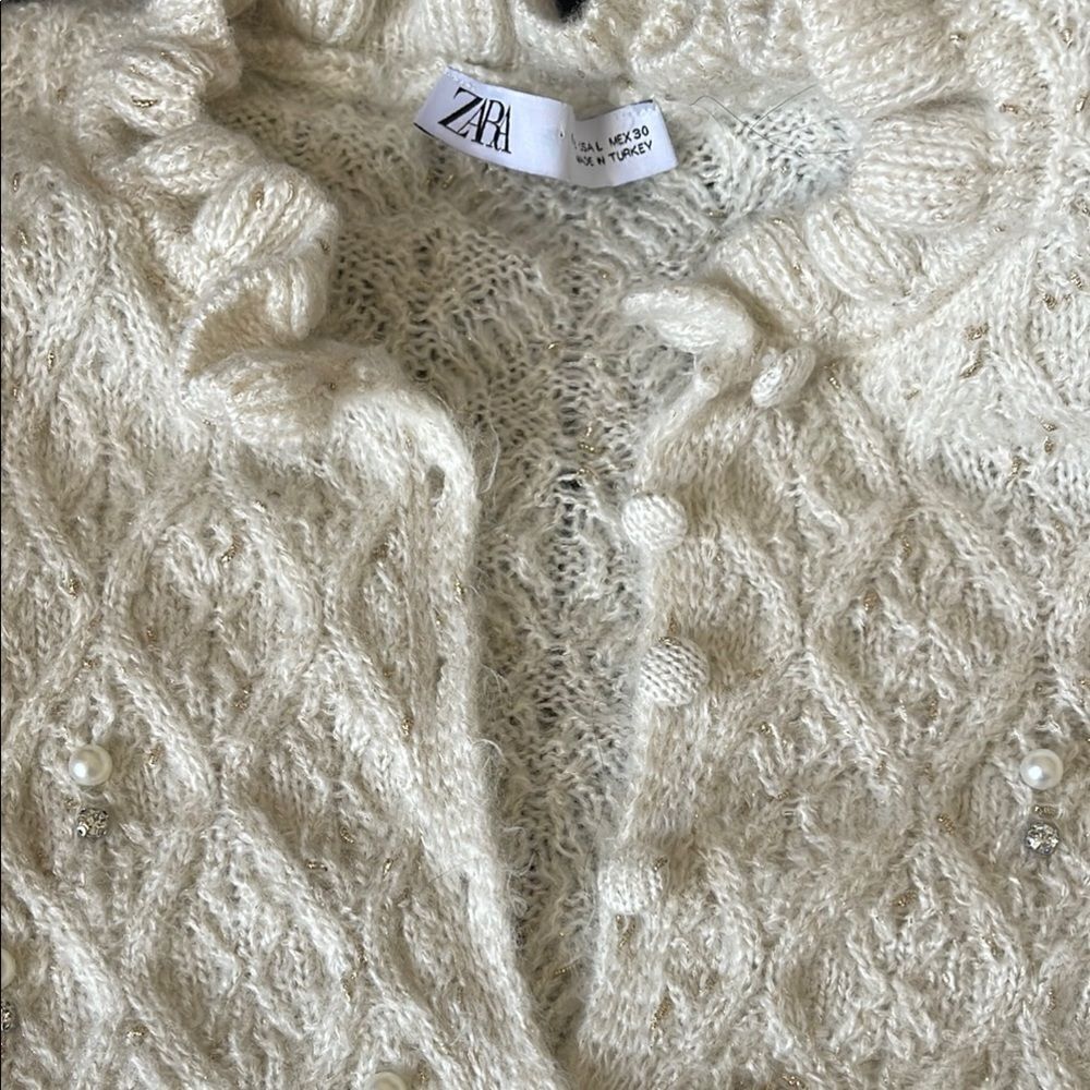 ZARA LARGE Elegant White Ruffled Women's Sweater - Picture 4 of 5